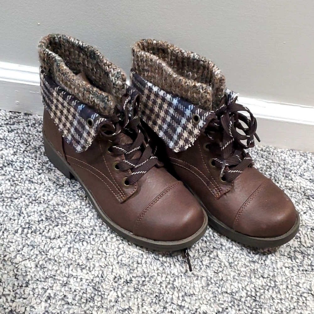 Brown Lace Up Boots Size 7